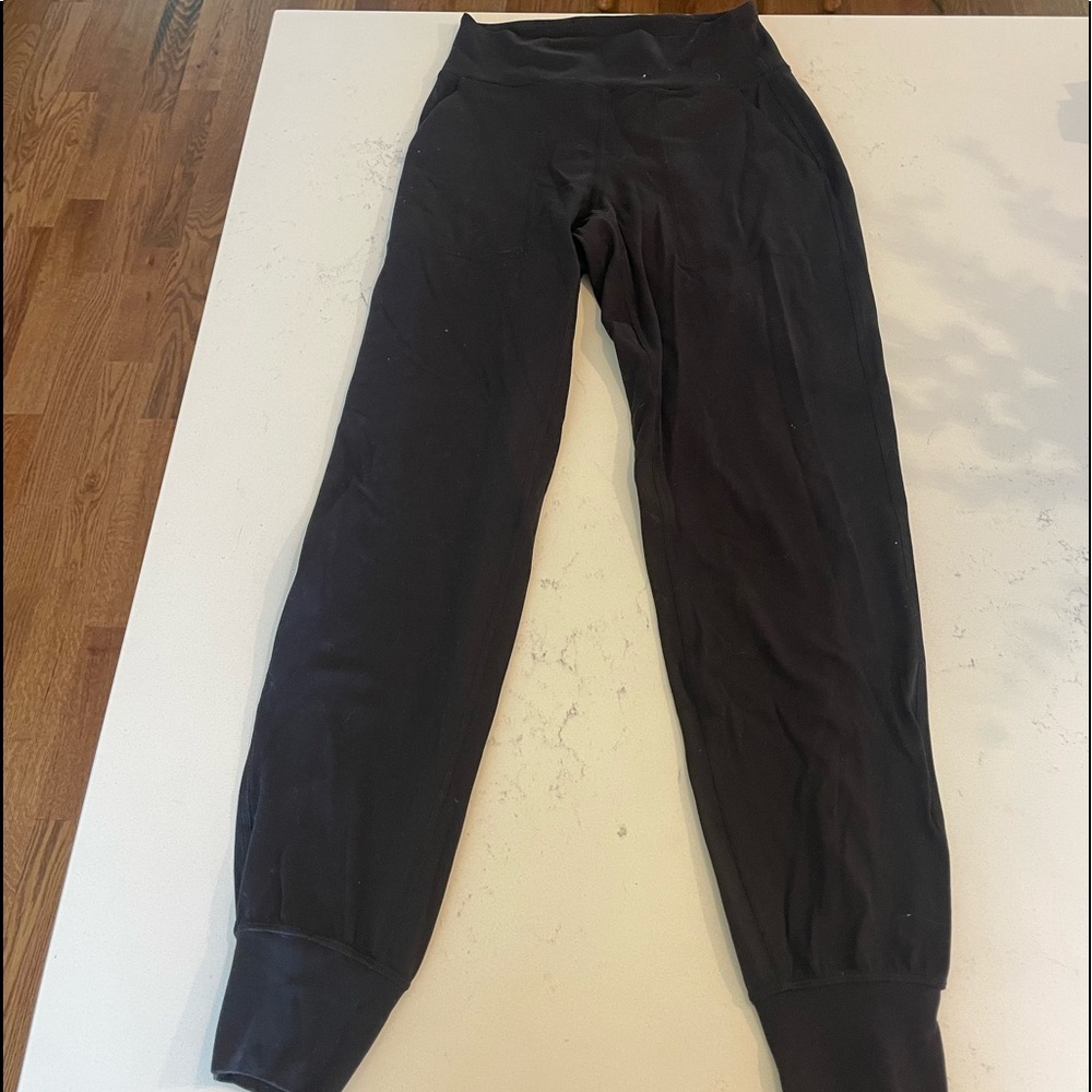 Black lululemon align joggers 28”